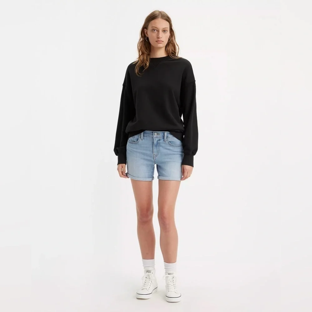NWT Levi’s Women’s Mid Length Shorts Polar Seas Light Wash - Size 32